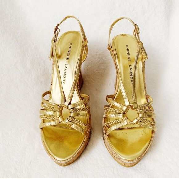 🔥 Mix & Match 2/$40 🔥 Chinese Laundry Gold Sahara Wedges - Picture 2 of 7